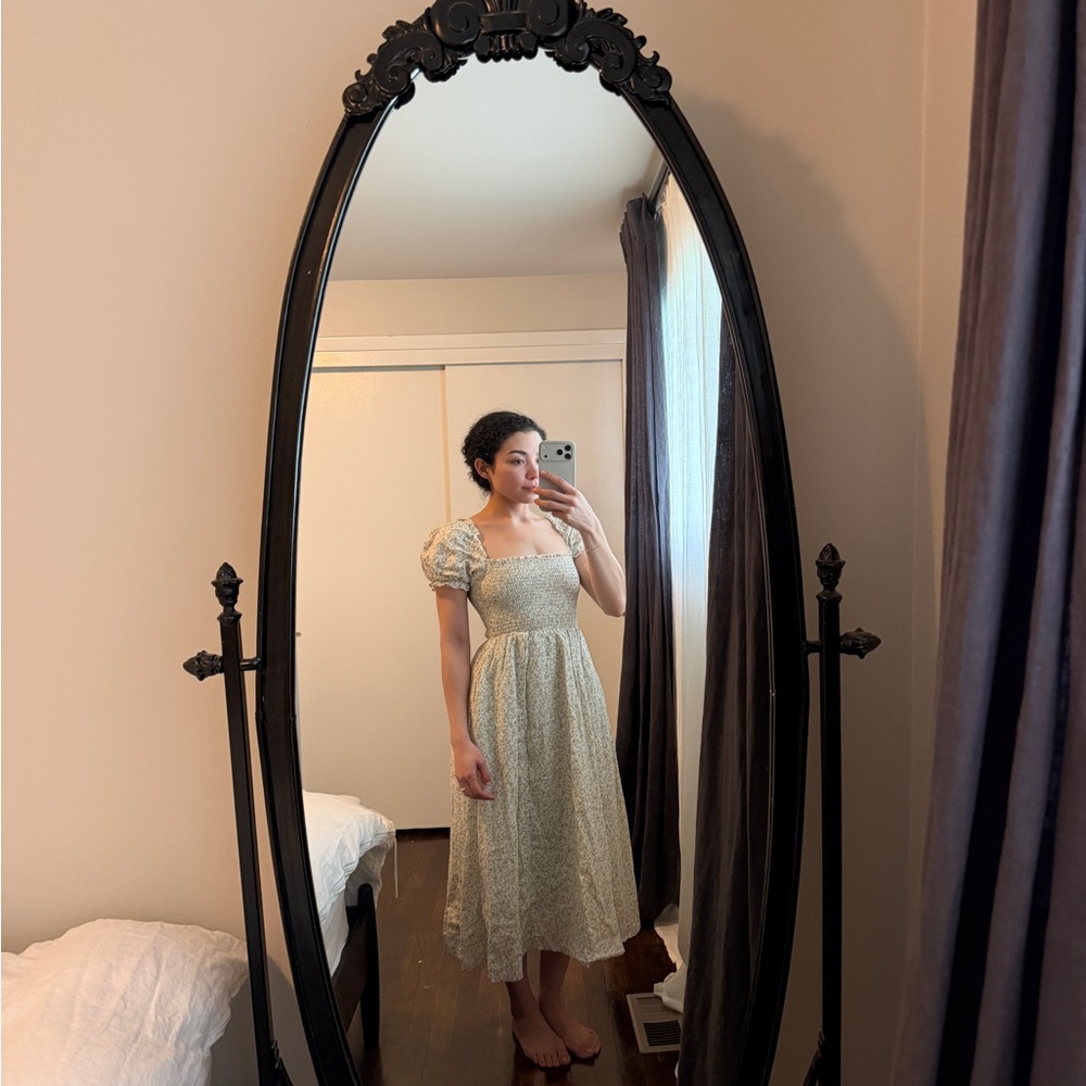Caramel monster Smocked Puff-Sleeve Midi Dress in Sage Floral